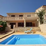 Mari Διαμέρισμα Supetar